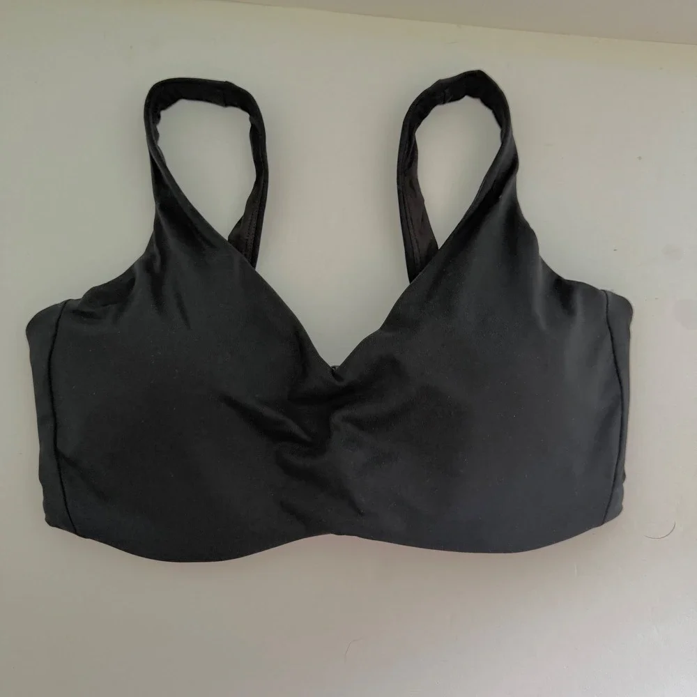 Athleta Black Underwire Bikini Swim Top 32D/DD Solid Minimalist Beachwear